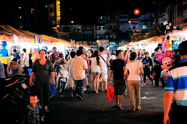 Chợ đêm Bến Thành