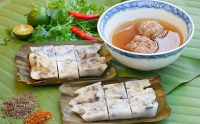 Những món quà vặt không thể bỏ qua ở thành phố hoa phượng đỏ