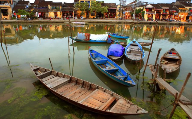 Vẻ đẹp phố cổ Hội An trầm mặc, yên bình