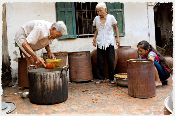 Nghề làm tương ở Đường Lâm