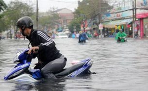 Cách xử lý xe máy bị chết máy do ngập nước