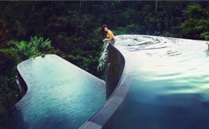Cận cảnh hồ bơi đẹp nhất thế giới giữa núi rừng Bali