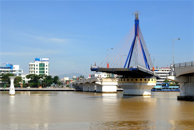 Cầu Sông Hàn khi quay