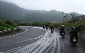 Chia sẻ kinh nghiệm hữu ích khi vượt đèo bằng xe máy