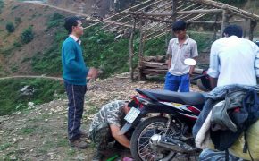 Hướng dẫn thay săm xe máy đơn giản khi đi phượt
