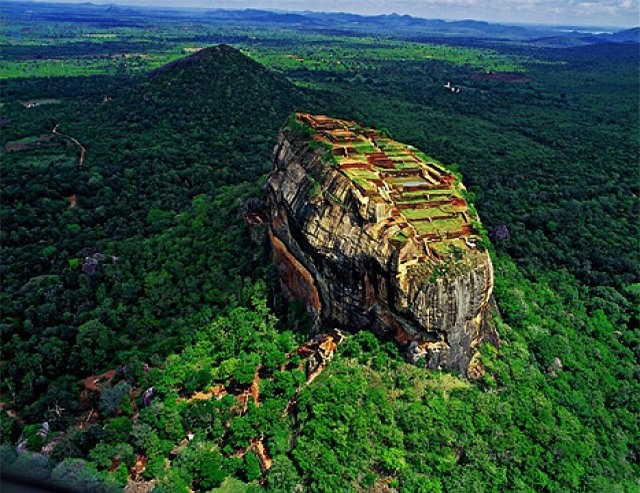 du lịch Sri Lanka, biển Tangalle, Nuwara Eliya, Adam’s Peak, Sigiriya