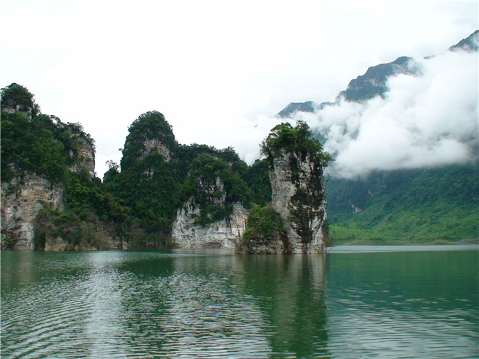 Vẻ đẹp lòng hồ Na Hang