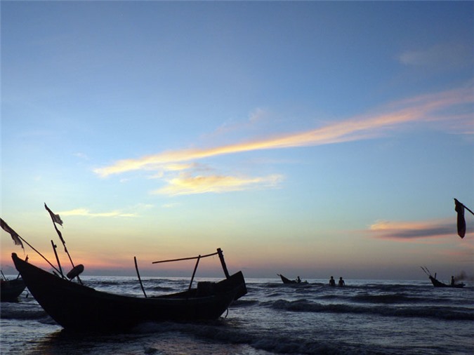 Bình minh trên biển Thịnh Long