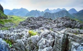 Kỳ thú ‘Bãi đá Mặt trăng’ trên cao nguyên đá Hà Giang