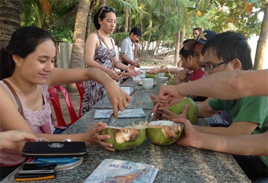 Phan Thiết, Dinh Thầy Thím, biển Đồi Dương, Hải đăng Kê Gà