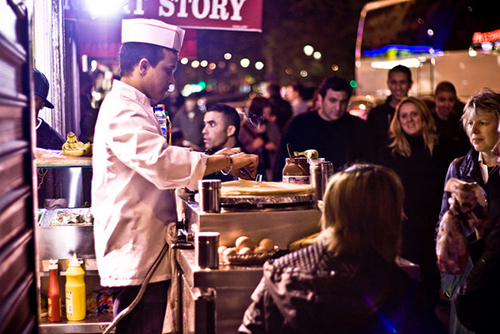 Bánh crepe ở Paris lớn hơn tất cả những nơi khác.