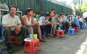 Trà đá vỉa hè và cái chết từ từ