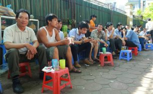 Trà đá vỉa hè và cái chết từ từ