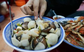 5 quán ốc hấp dẫn bạn phải thử ở Sài Gòn