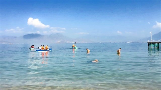 Bãi tắm ở Sao Biển, Cam Ranh.