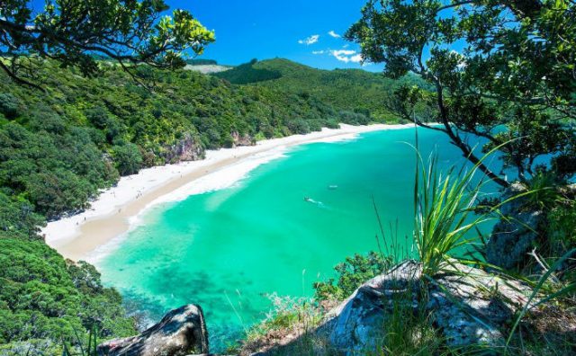 10 Quốc Gia Tuyệt Vời Để Đi Du Lịch Một Mình