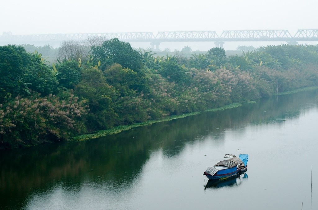 Sáng mùa đông Hà Nội tuyệt đẹp trên sông