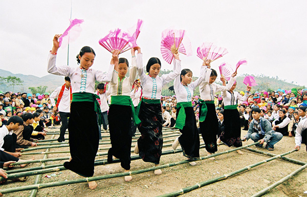 Lễ cầu mưa của người Thái ở Hòa Bình