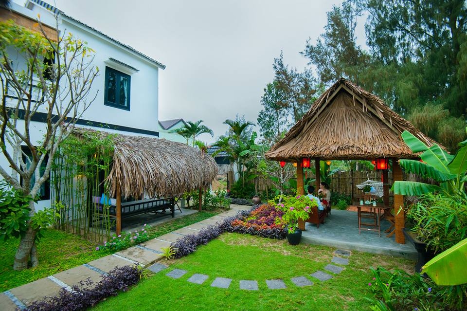 Cách bãi biển An Bàng khoảng 3 phút đi bộ, An Bàng Garden Homestay như một ngôi nhà nhỏ giữa một khoảng vườn xinh xắn, tươi mát và thoáng đãng.