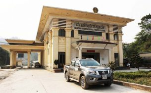 Những lưu ý khi tự lái xe ôtô từ Việt Nam du lịch Lào