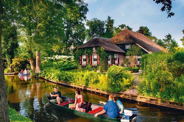 Giethoorn, Netherlands. Ảnh: Christopher Hill