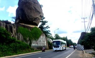 Du lịch Đồng Nai ngắm vẻ chông chênh của thắng cảnh Đá Ba Chồng