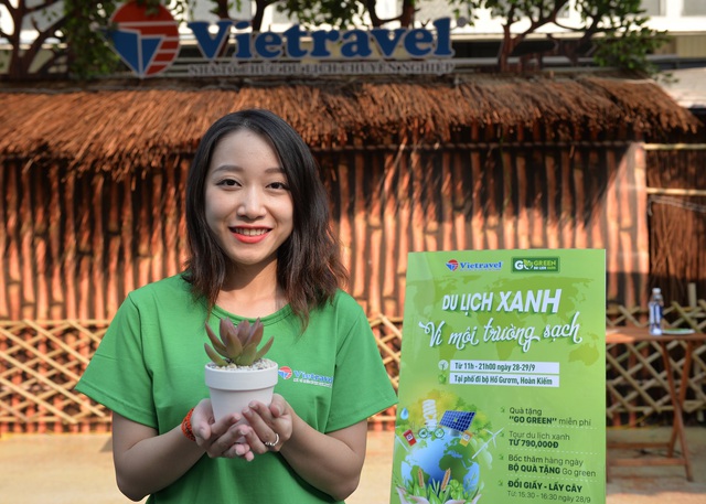 Go Green - Làn sóng “Du lịch xanh” đổ bộ phố đi bộ Hồ Gươm - 1 Go Green - Làn sóng “Du lịch xanh” đổ bộ phố đi bộ Hồ Gươm - 1