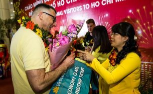 PGĐ Sở Du lịch đã “nói nhỏ” điều gì với những vị khách khi tặng tò he?