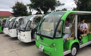 Thí điểm dùng xe điện 4 bánh phục vụ khách du lịch ở Hội An