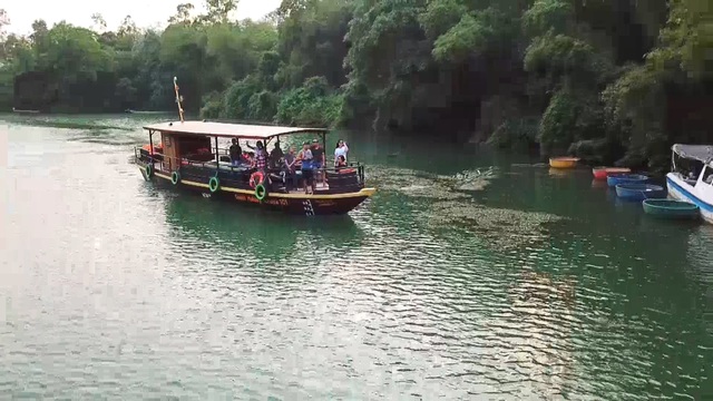 Trải nghiệm du thuyền giữa lòng di sản Phong Nha, tham quan các làng nghề - 2 Trải nghiệm du thuyền giữa lòng di sản Phong Nha, tham quan các làng nghề - 2