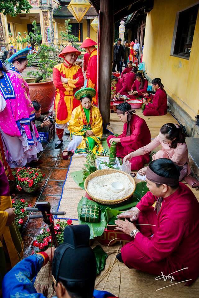 Chu tich tinh Thua Thien Hue don khach ngay dau nam tai cua Ngo Mon 20.jpg