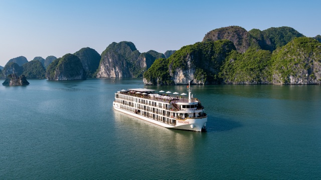 Trải nghiệm du thuyền đẳng cấp trên Vịnh Lan Hạ - 2 Trải nghiệm du thuyền đẳng cấp trên Vịnh Lan Hạ - 2