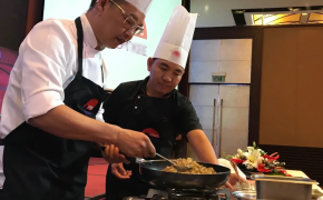 Vua đầu bếp Chan Kwok Keung khen nức nở món ăn Việt
