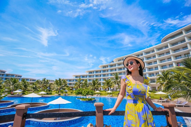 Đón hè rực rỡ với đại tiệc ánh sáng đầu tiên tại xứ biển Quy Nhơn - 3 Đón hè rực rỡ với đại tiệc ánh sáng đầu tiên tại xứ biển Quy Nhơn - 3