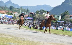 Lễ hội đua ngựa lớn chưa từng có trên cao nguyên trắng Bắc Hà