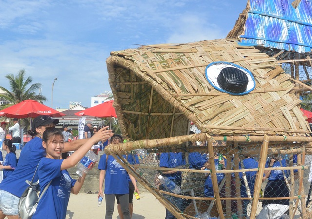 Đà Nẵng ra mắt Bống - Goby “ăn” rác thải nhựa ở bãi biển du lịch - 2