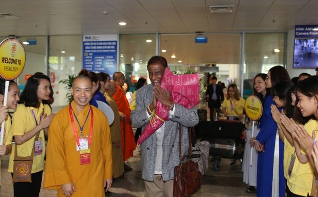 Hơn 1.200 đại biểu quốc tế đến Việt Nam dự Vesak trong ngày 11/5