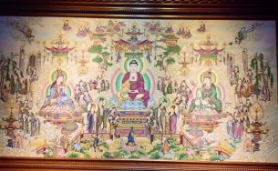 Ngỡ ngàng trước tranh “khủng” làm từ 32 loại đá quý trị giá tiền tỷ