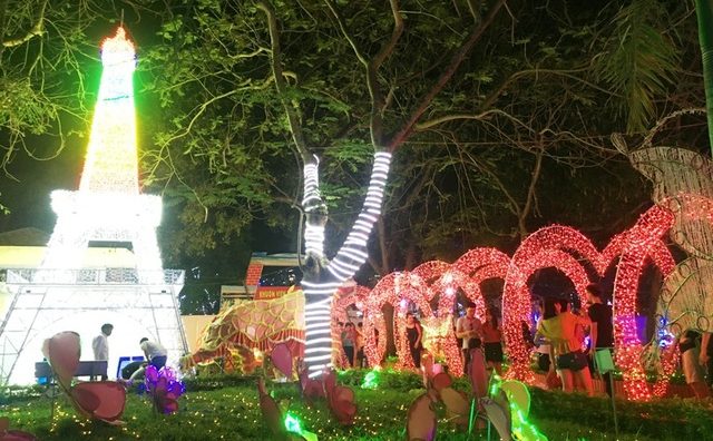 Hấp dẫn với lễ hội ánh sáng lần đầu tiên tại thành phố biển Sầm Sơn