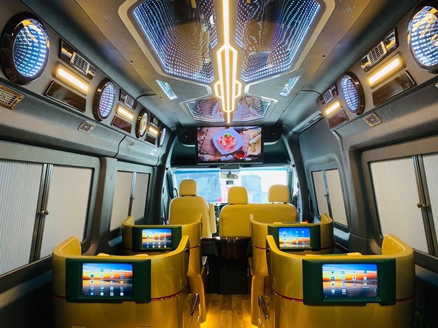 Khai trương tưng bừng Limousine 9 ghế boeing siêu xịn du lịch Sài Gòn – Vũng Tàu - 4 Khai trương tưng bừng Limousine 9 ghế boeing siêu xịn du lịch Sài Gòn – Vũng Tàu - 4