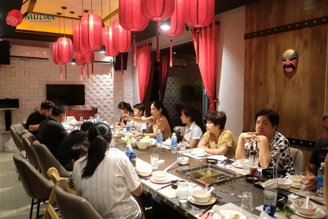 Khám phá nhà hàng Trung mới toanh ngỡ như đang lạc ở Trung Quốc - 3 Khám phá nhà hàng Trung mới toanh ngỡ như đang lạc ở Trung Quốc - 3