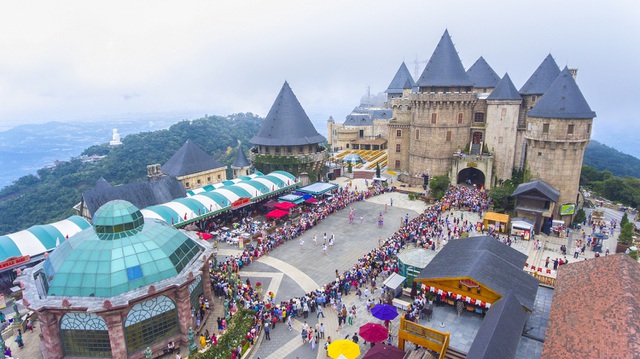 Le hoi Sun World Ba Na Hills.jpg