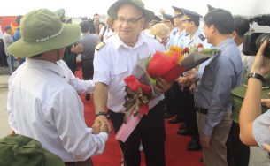 Đoàn du khách quốc tế đến tham quan Quảng Trị bằng du thuyền