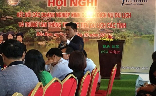 Nhà bê tông, mái tôn phá vỡ cảnh quan Hồ Ba Bể