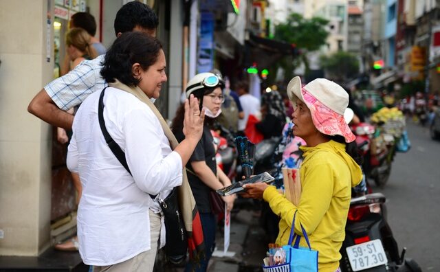 Phát hiện ấn phẩm quảng cáo có “đường lưỡi bò” phi pháp lọt cửa Hội chợ du lịch TP.HCM