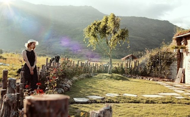 Giới trẻ Ninh Thuận “sống ảo” ở khu dã ngoại đẹp như phim trường