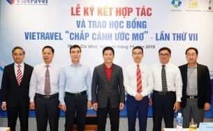 Vietravel ký kết thoả thuận hợp tác với 5 trường ĐH và trao học bổng “Chắp cánh ước mơ”