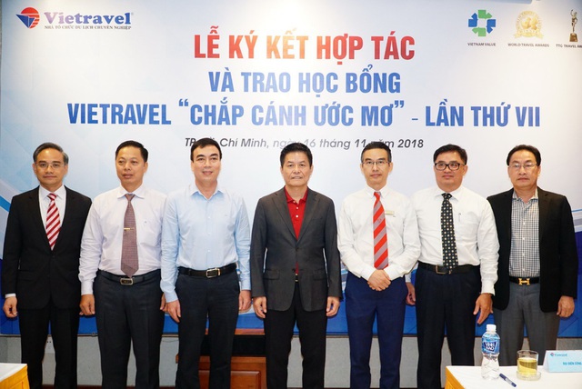 Vietravel kết thỏa thuận hợp tác với 5 trường đại học tại TP.HCM nhằm thúc đẩy nguồn nhân lực trẻ chất lượng từ các trường đại học