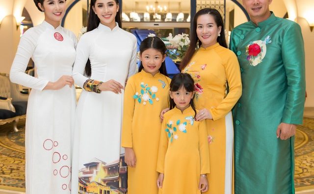 Hoa hậu Tiểu Vy thích thú với “khách sạn Santorini” ở Đà Nẵng