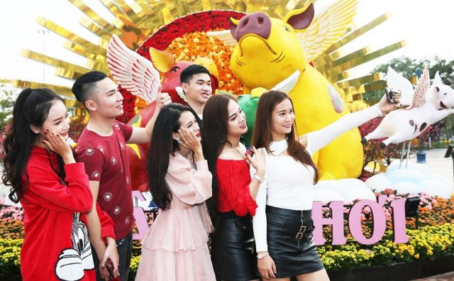 Tết cổ truyền đầy màu sắc ở Sun World ba miền